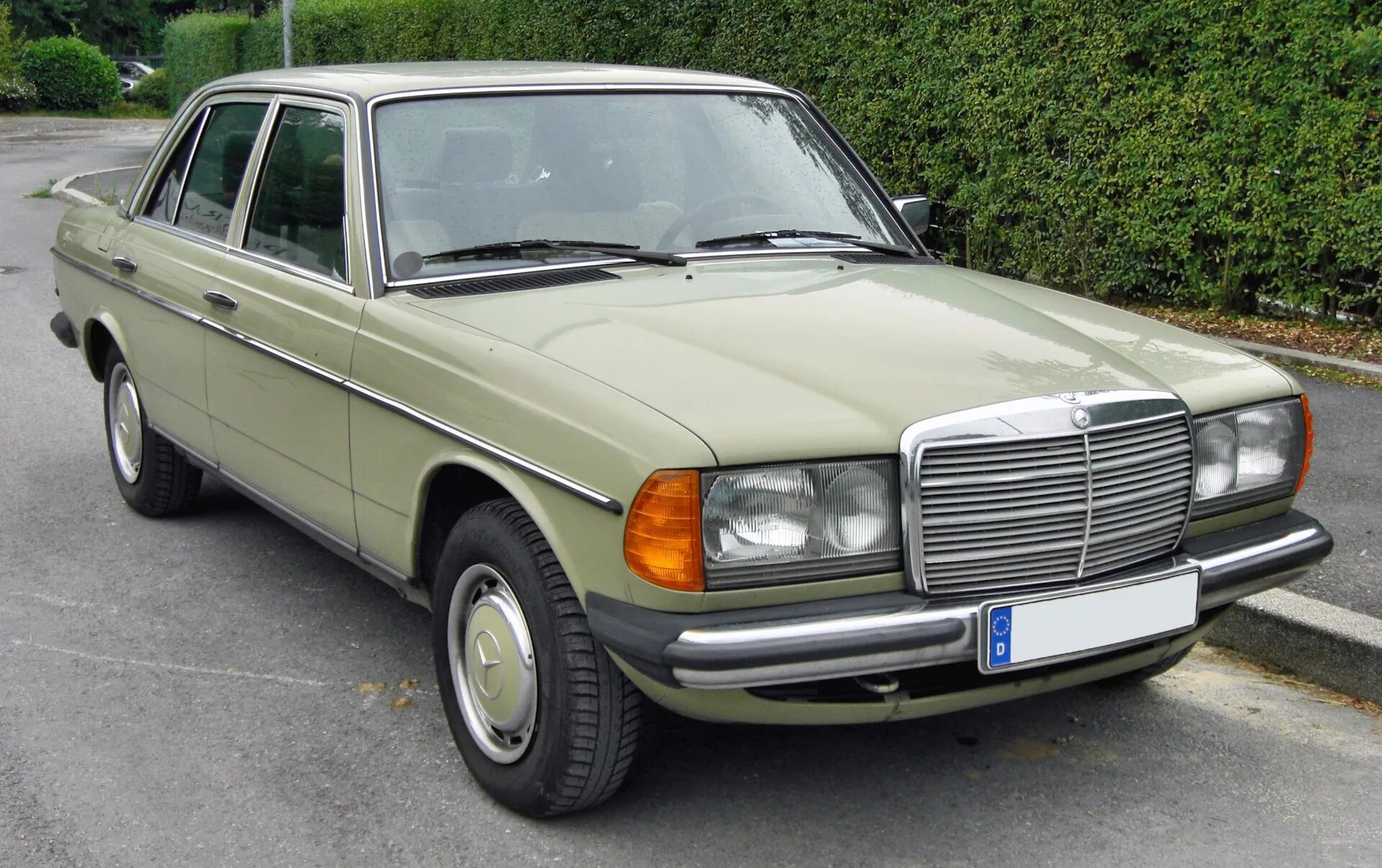 Купить б/у Mercedes-Benz E-Класс I (W124) 220 2.2 MT (150 л.с.) бензин механика 