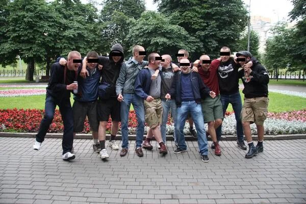 Шарф white power skinhead. Скины москва. Antifa скинхэд. Скины москва. Скины москва.