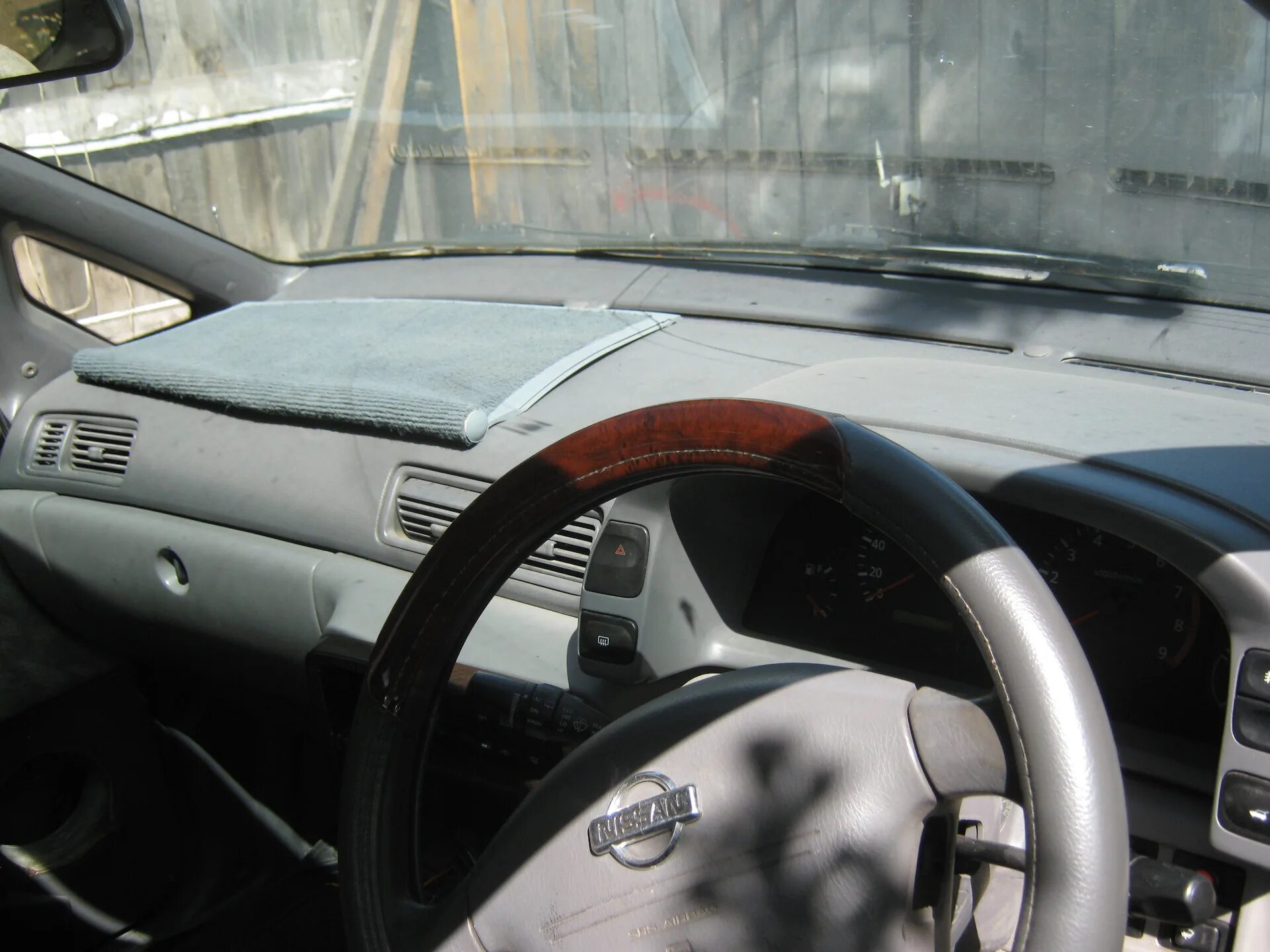 Подушка после торпеда. Панель приборов сработала подушка. сделанная панель airbag. козырек приборной панели на ниссан прерия по номеру. ниссан прерия козырек щитка приборов.
