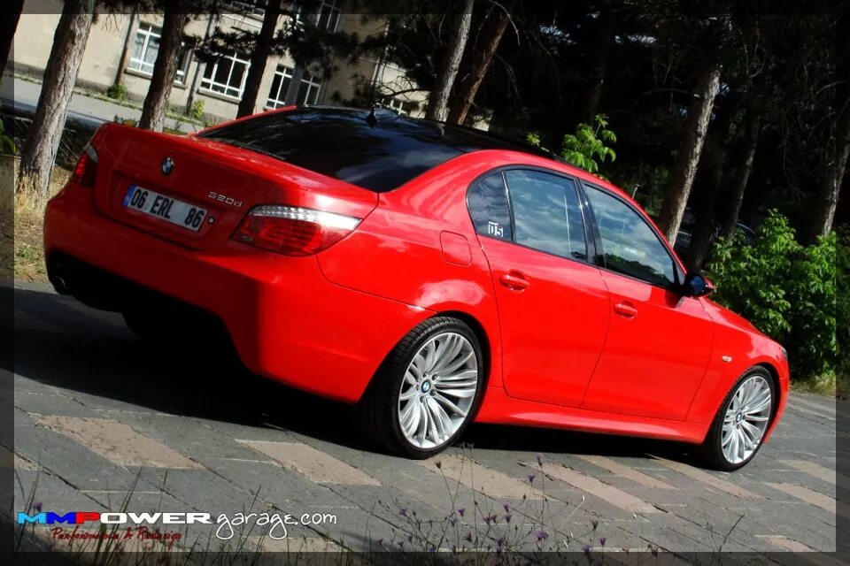 Цвета бмв е60. BMW e60 Red. BMW e60 красная. БМВ е60 красного цвета. Цвет красная BMW e60.