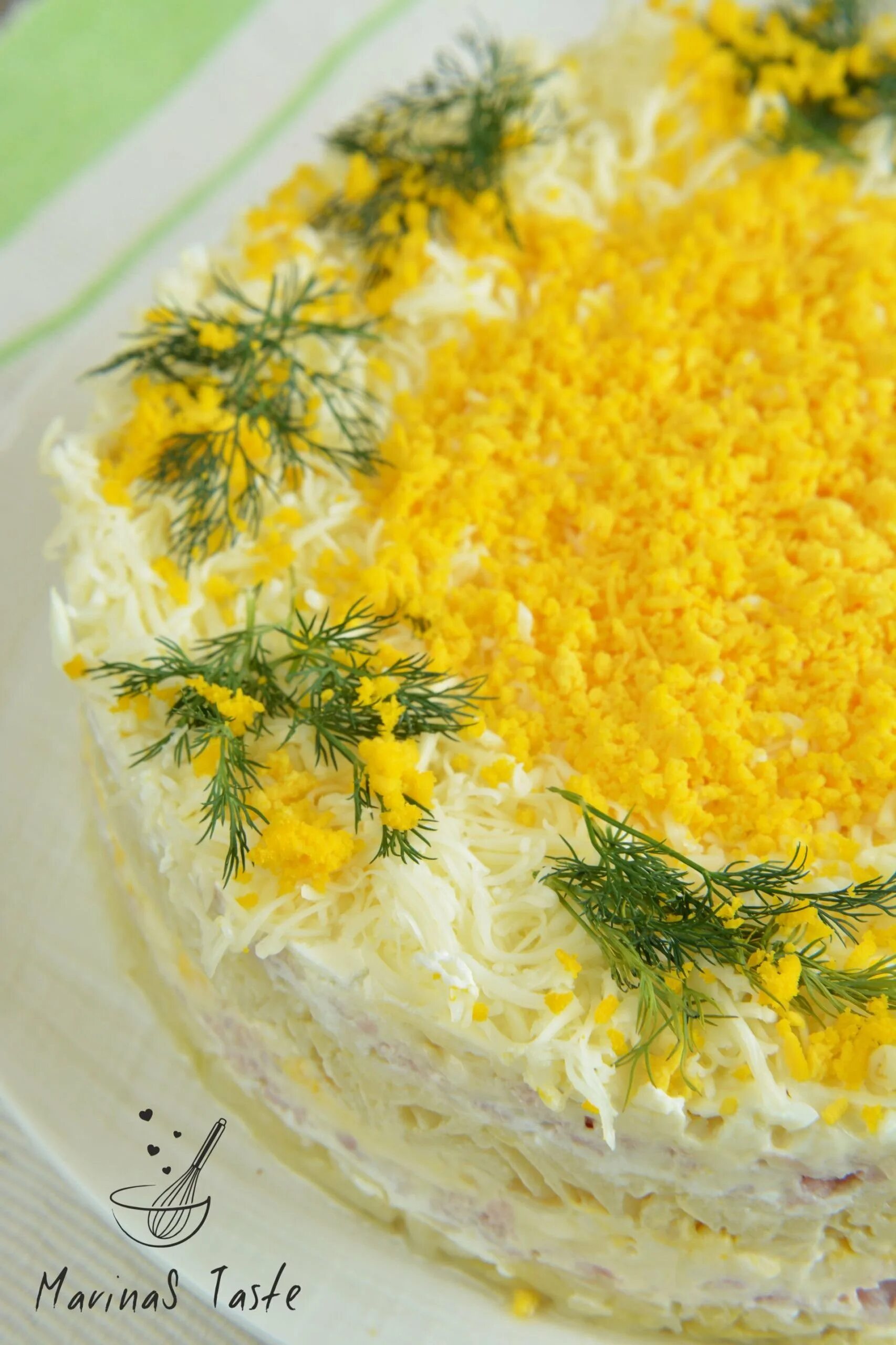 Как украсить салат мимоза. Как украсить салат мимоза. Мимоза ингредиенты. Украсить салат мимоза. Как украсить салат мимоза.