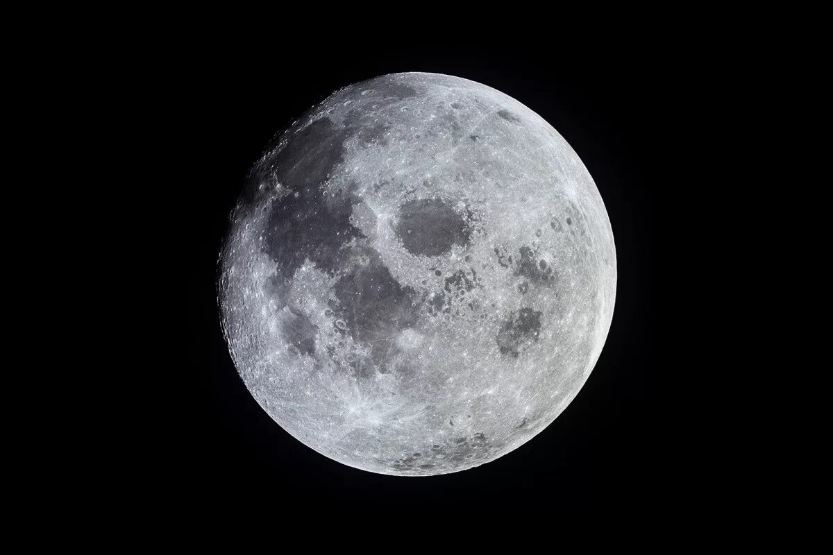 Почему луна разная 1 класс видео. Луна вращается вокруг земли. Вращение Луны вокруг земли. Луна врощается во круг. Оборот Луны вокруг земли.