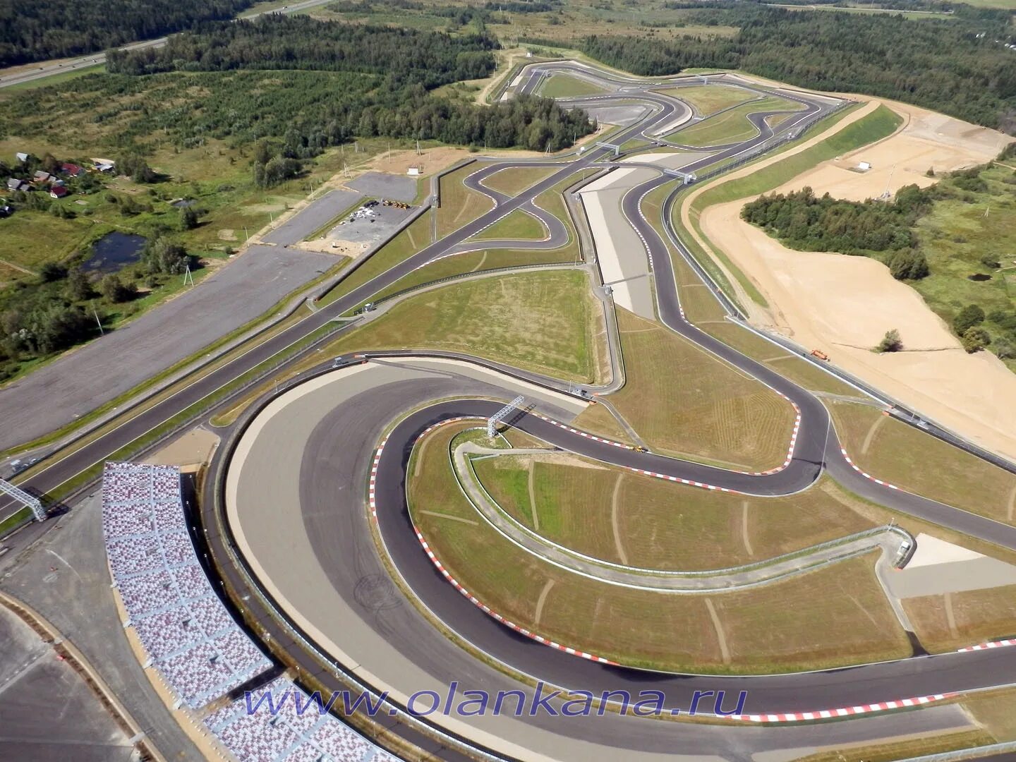 Схема овала. C track. C-track диаметр. Sitrack c7h 420 салон. C track.