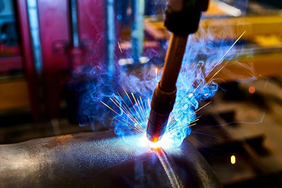 Сварка металлов плавлением. Схема ручной дуговой сварки плавящимся электродом. Автоматическая дуговая сварка под флюсом процесс. Электродуговая сварка схема электрическая. Схема ручной сварки плавящимся электродом.