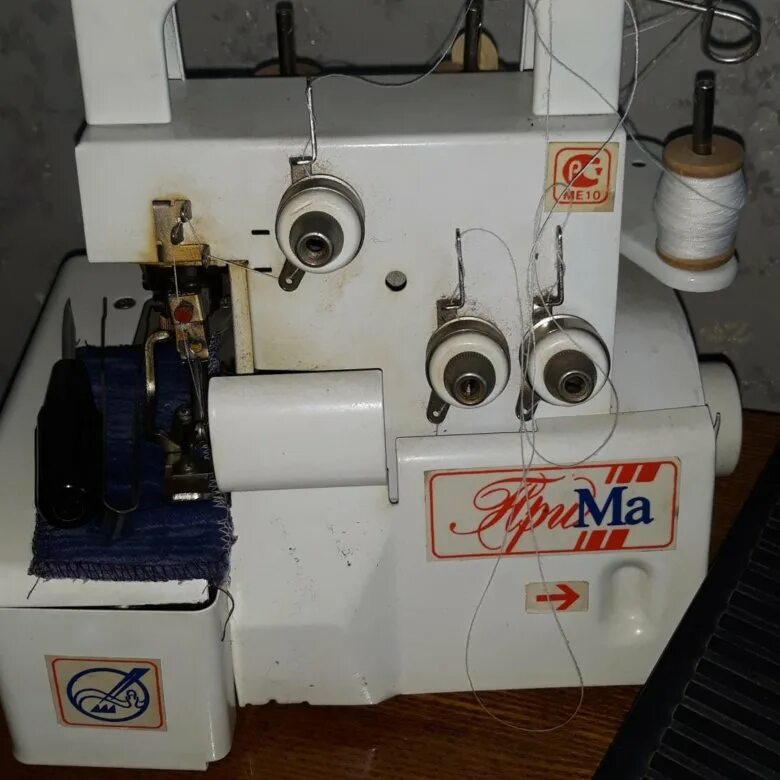 Инструкция оверлока прима. Оверлок Прима 4-х ниточный. Оверлок Прима 3-х ниточный. Оверлок Прима 4-х ниточный запчасти. Петлитель для оверлока Прима.