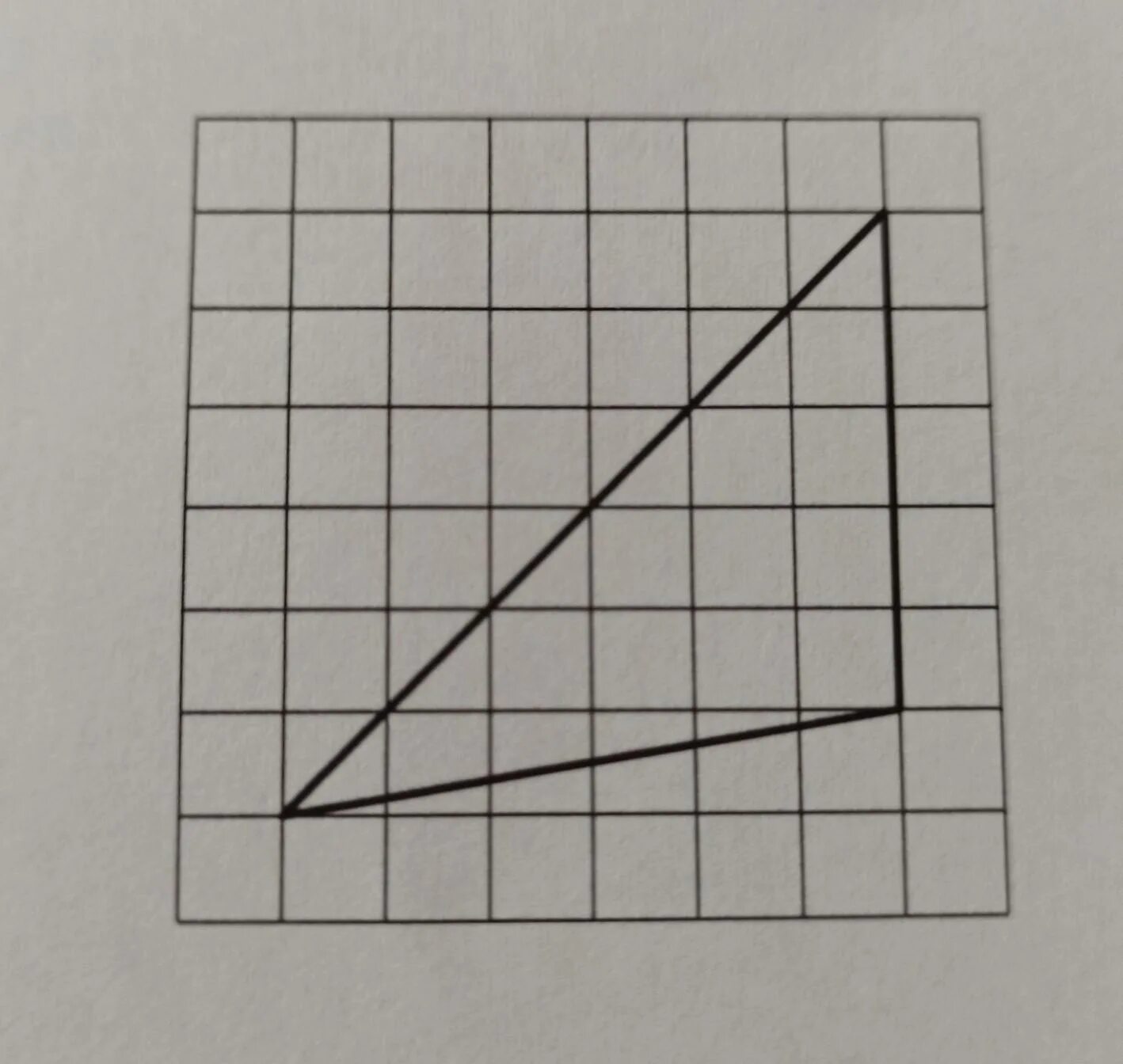 На бумаге изображен треугольник найдите его площадь. Треугольник на клетчатой бумаге с размером 1х1. Клетчатая бумага. Площадь треугольника по клеточкам 1х1. Клетки 1 х 1 на клетчатой бумаге.