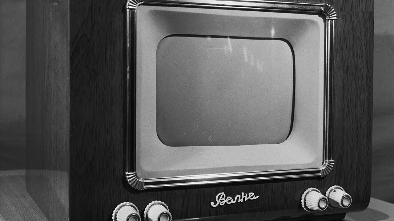 1 телевизор в мире. Телевизор National NX-32th100. Телевизор волна 1954. Телевизор СССР 1932.