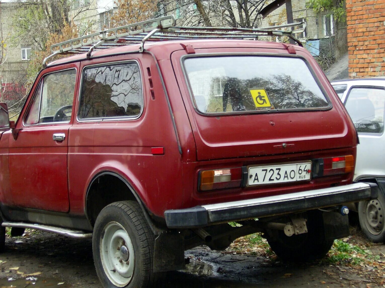 Нива 1993. Ваз 2121 нива 1993г красная. Машины барахолка богданович. Ваз 2121 нива 1977 года. Нива 2121 1993 года выпуска.