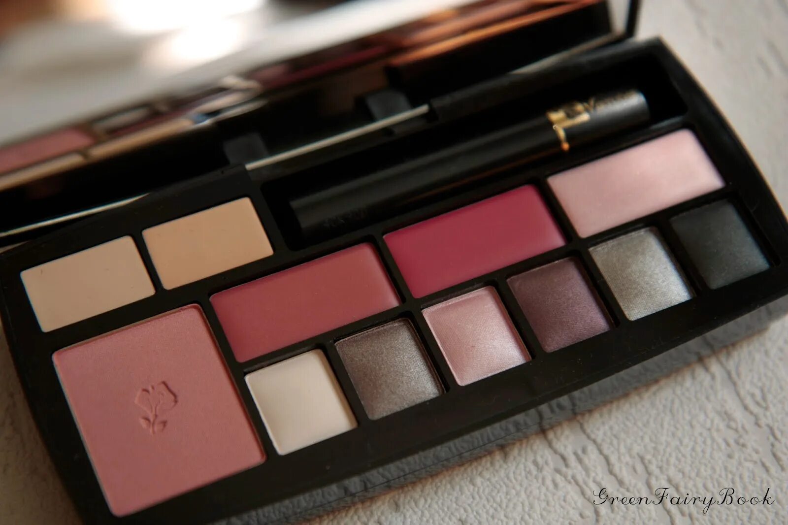 Color design palette lancome. Тени для век профессиональные рейтинг лучших производителей палетки. Палетки lancome. Pressed powder/eye shadow lancome. Lancome палетка для макияжа.