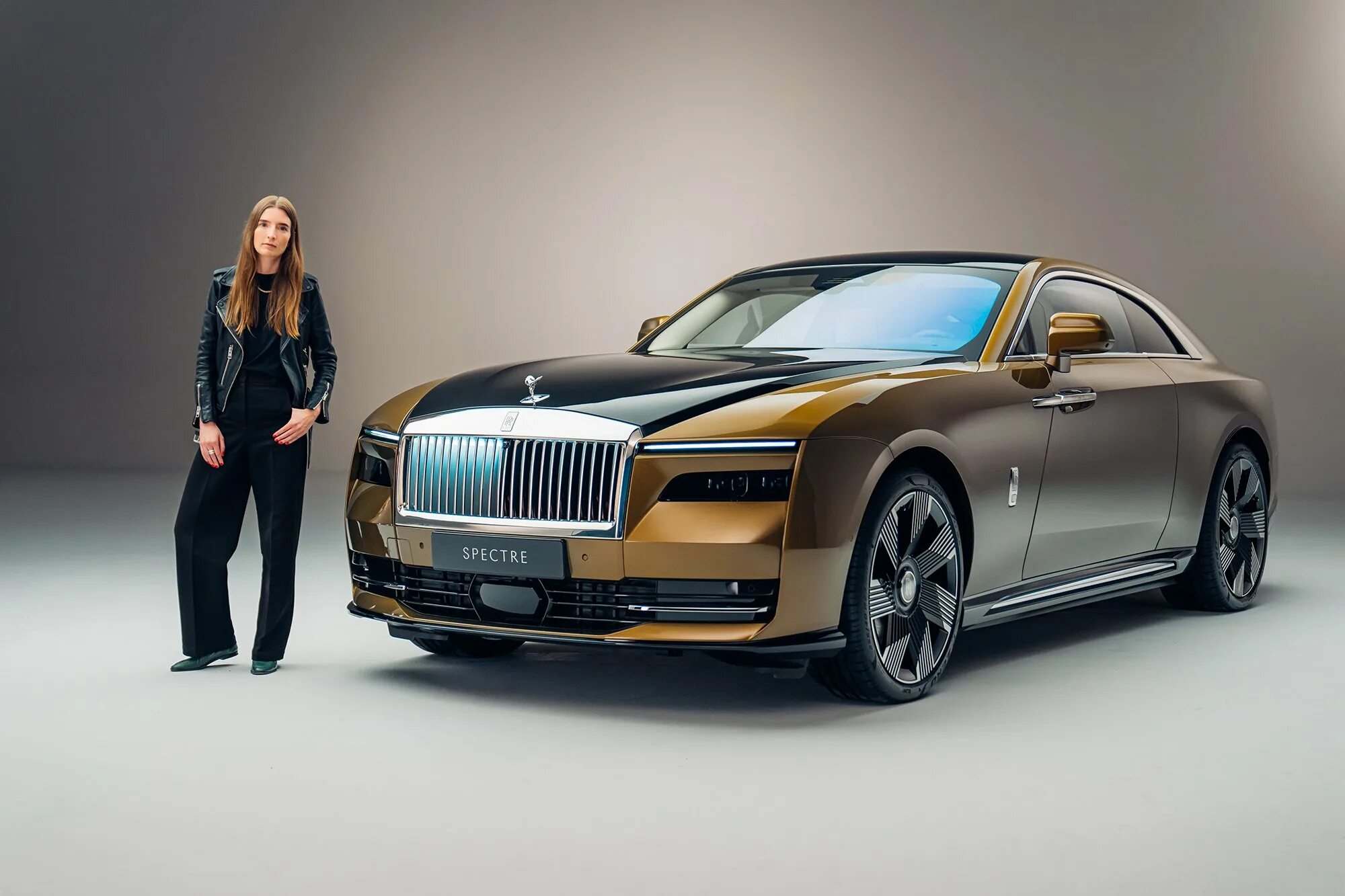 Spectre цены. Роллс Ройс Spectre. 2024 Rolls-Royce Spectre. Купе Rolls-Royce Spectre. Роллс Ройс электромобиль 2022.