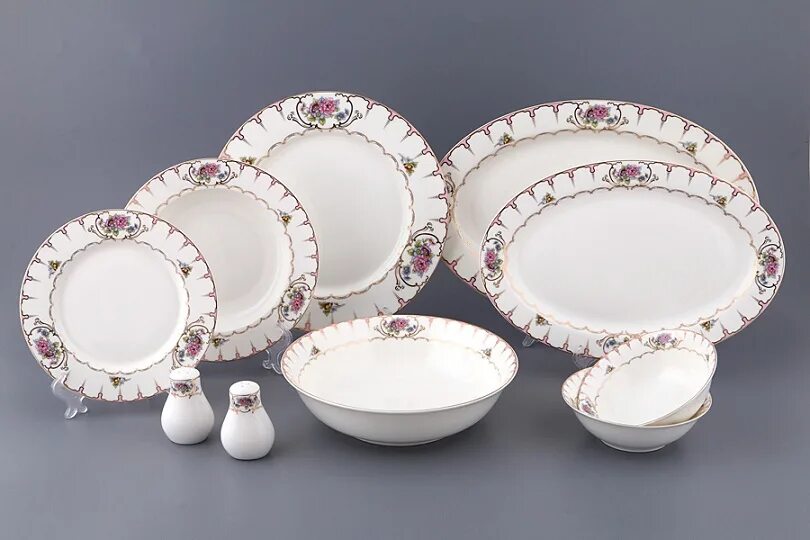 Сервиз чехия золотая роза ,красная. Столовый сервиз - фюрстенберг (12 персон 41 предметов) "2000/5300". Столовый сервиз готика ифз. Столовый сервиз moritz zdekauer охота красная. Столовый сервиз нижнем новгороде.