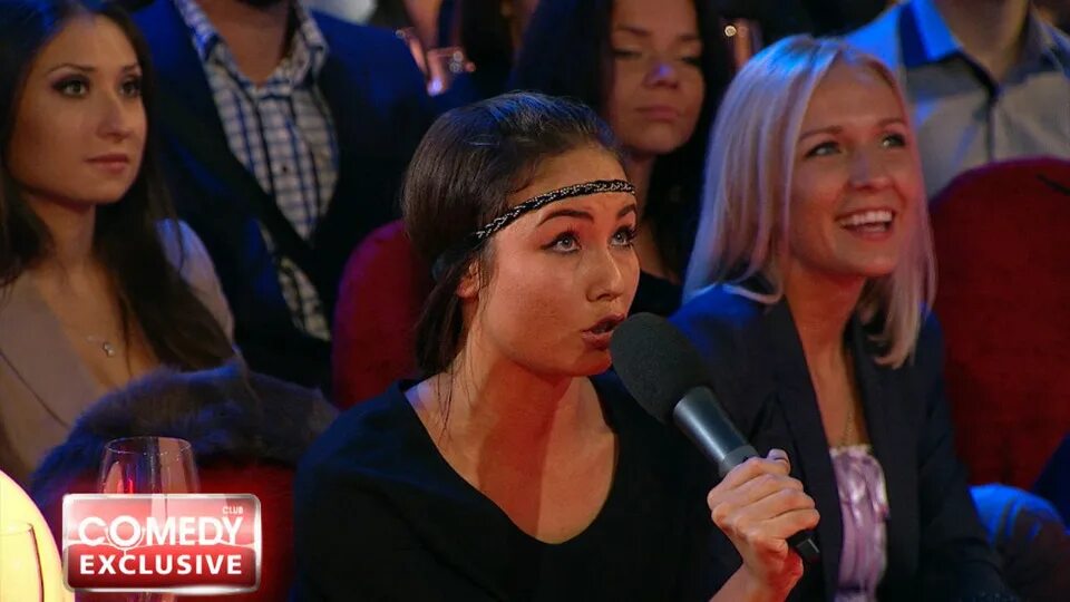 Камеди клаб ляйсан утяшева в гостях. Камеди утяшева. Камеди клаб с ляйсан утяшевой 2008. Камеди клаб-ляйсан утяшева. Камеди клаб ляйсан утяшева в гостях.