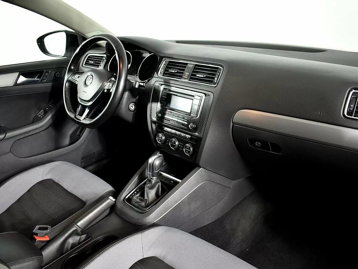 С. 4 tsi 122. Jetta style 2014 салон. Фольксваген джетта 1. Lane change assist vw jetta 6.