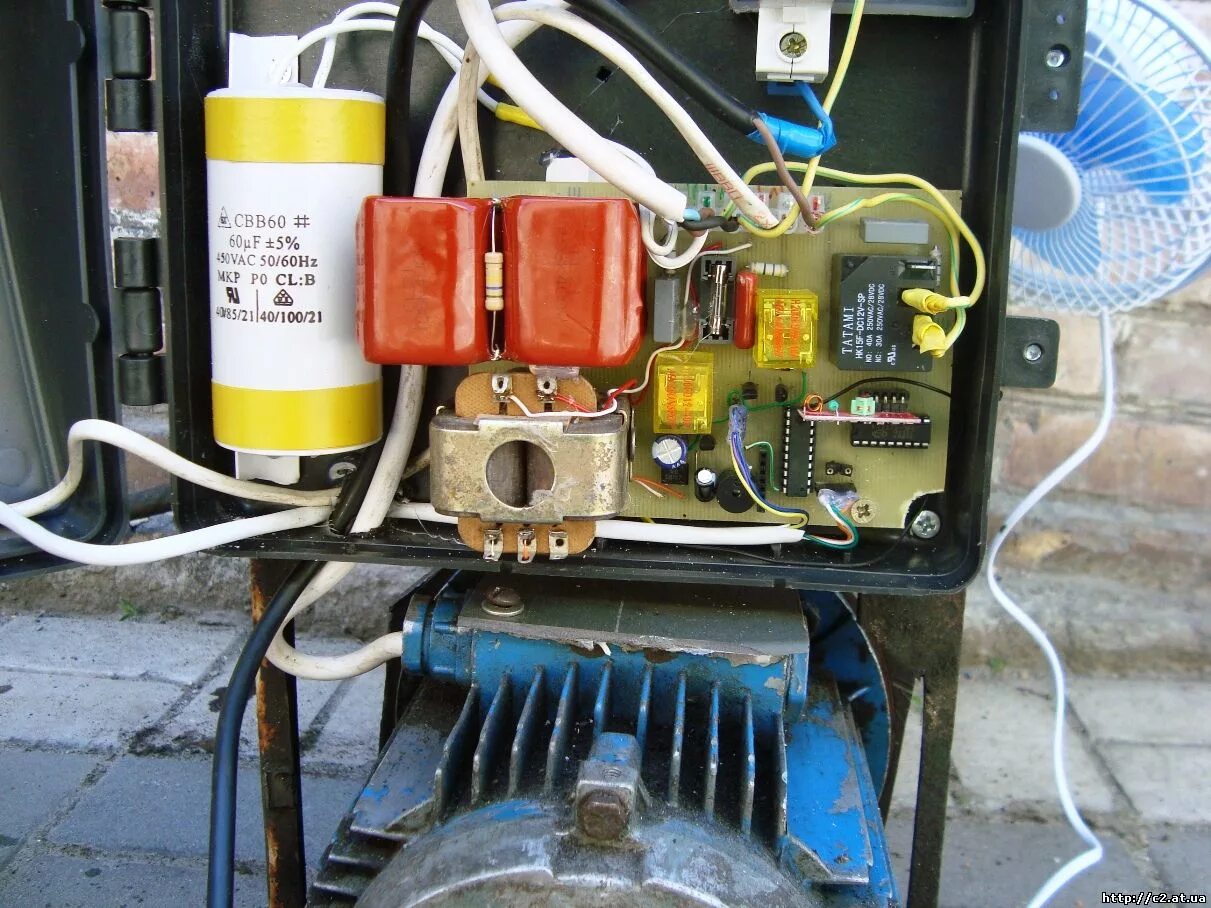 Конденсатор на компрессор 220 вольт 2.2 КВТ. Автоматика пускового конденсатора. Реле для пускового конденсатора. Автомат выключения пускового конденсатора. Собираем автоматику