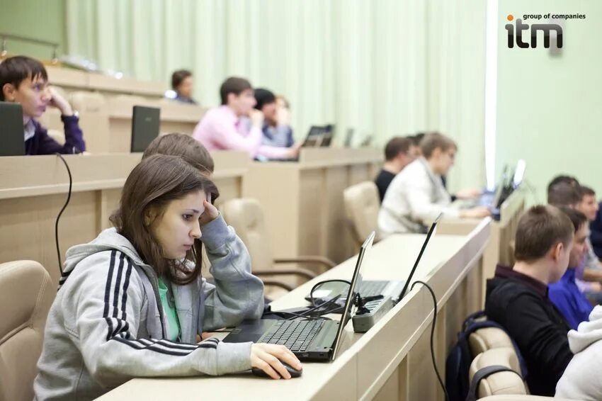 It-куб ульяновск улгту. Хакатон улгу. Программист 1с фото. It cube ульяновск. Программисты в ульяновске.