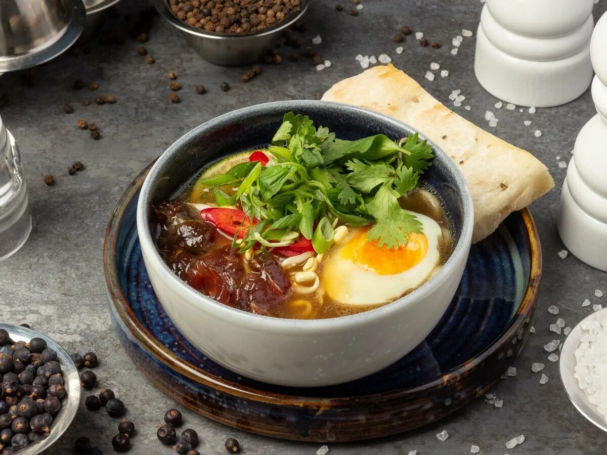 Солянка блюдо. Бозбаш вид сверху. Верхотурье купцы верхотурья. Меркушино храм архангела михаила. Верхотурье ресторан.