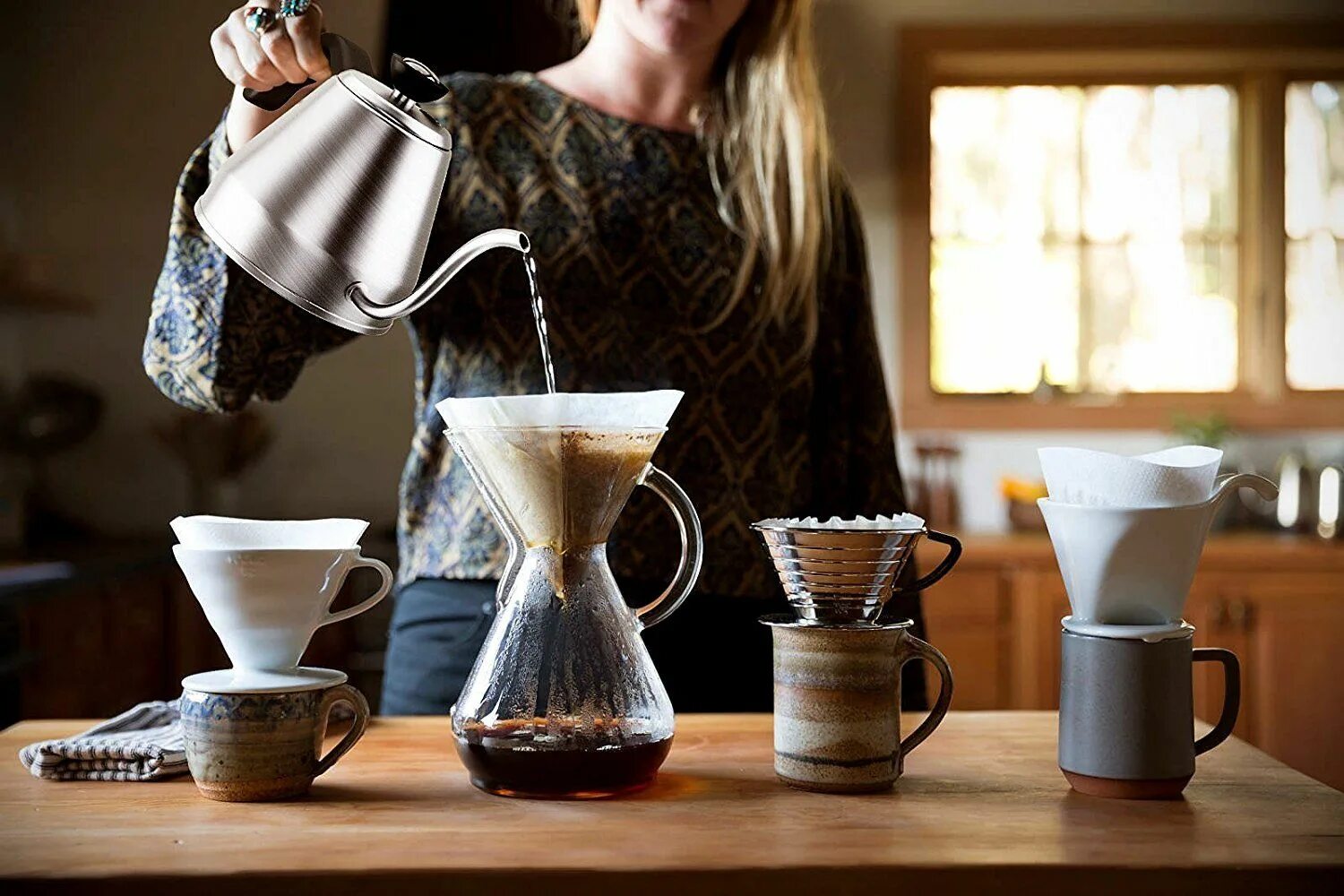 V60 Chemex. V60 Coffee Brewing. Приготовление кофе. Кофе традиция.