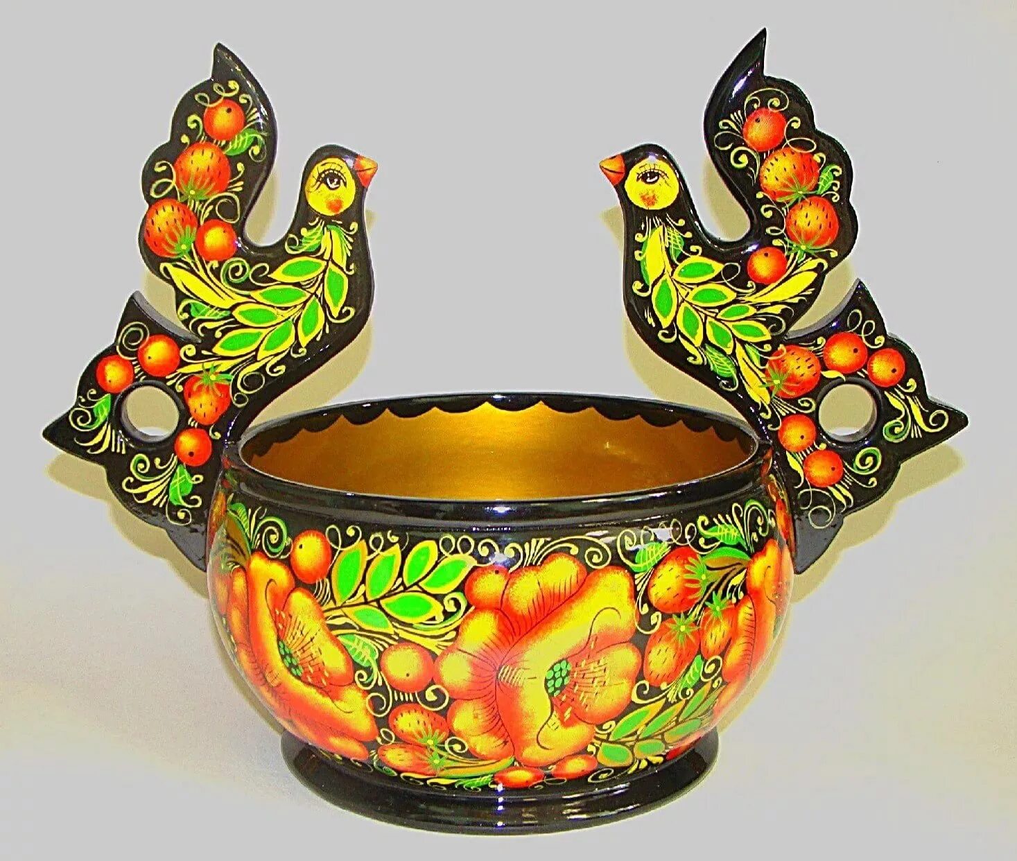 Роспись изделия хохломы. Хохломская роспись промысел. липецкая хохлома роспись. городецкий ковшик роспись. расписная деревянная посуда.