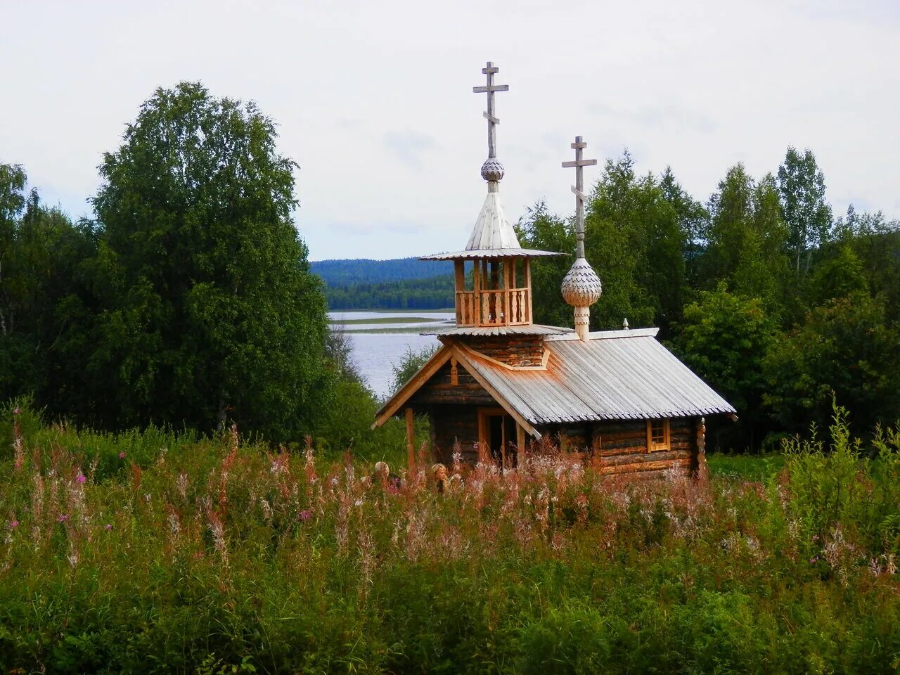 Деревня маньга карелия. Космозеро медвежьегорский район. Часовня карелия. Карелия часовня церковь ильи. Церковь в маньге карелия.