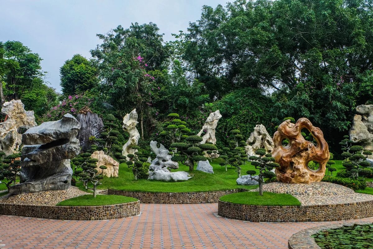 Stone park. Парк миллионолетних камней Пермь. Сад миллионолетних камней Паттайя. Сад камней Пермь. Парк миллионолетних камней в Паттайе.