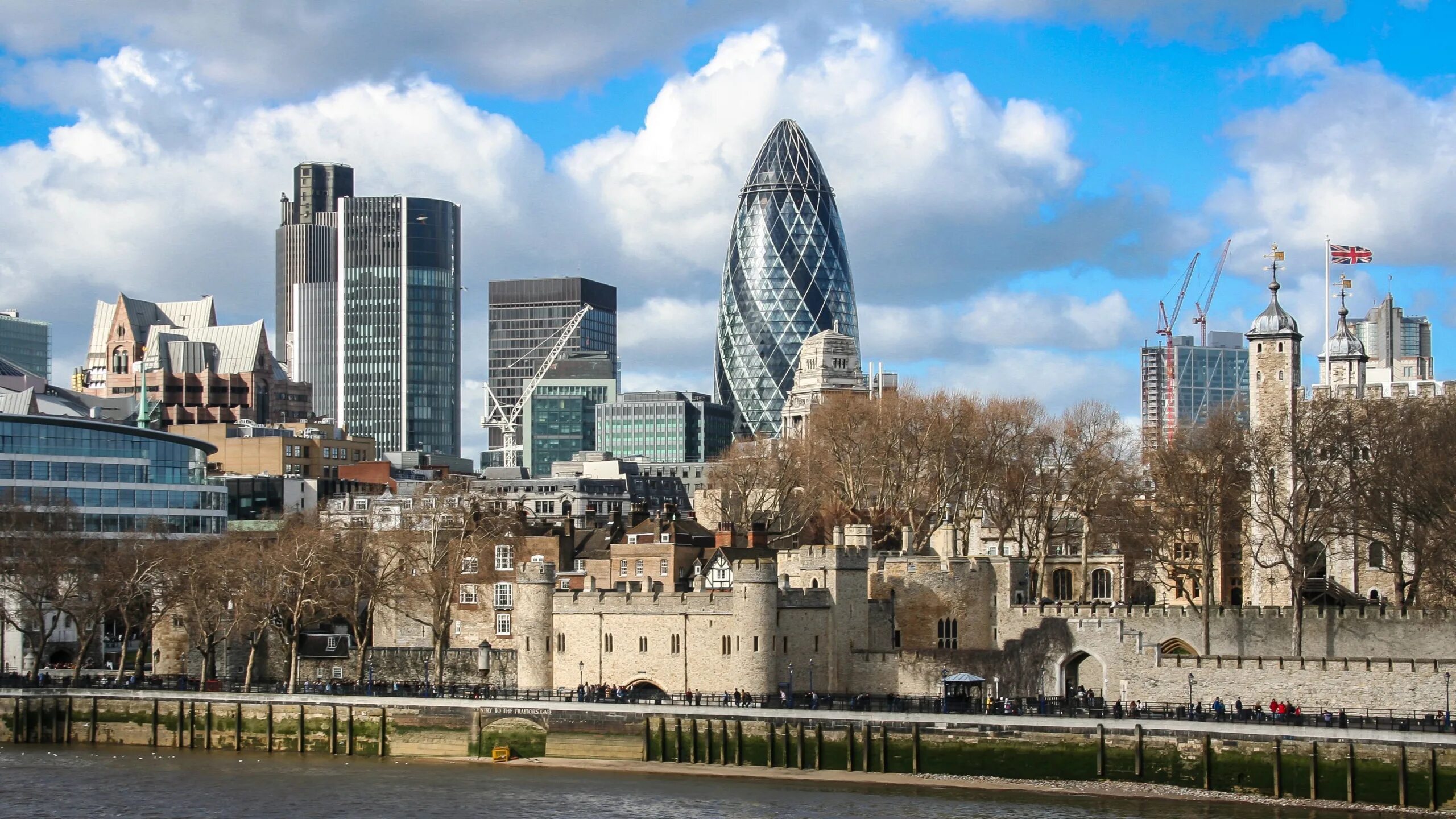 Тауэр Хилл в Лондоне. Район Сити в Лондоне. Район Лондонский Сити (City of London). Бродгейт-Сити, Лондон.