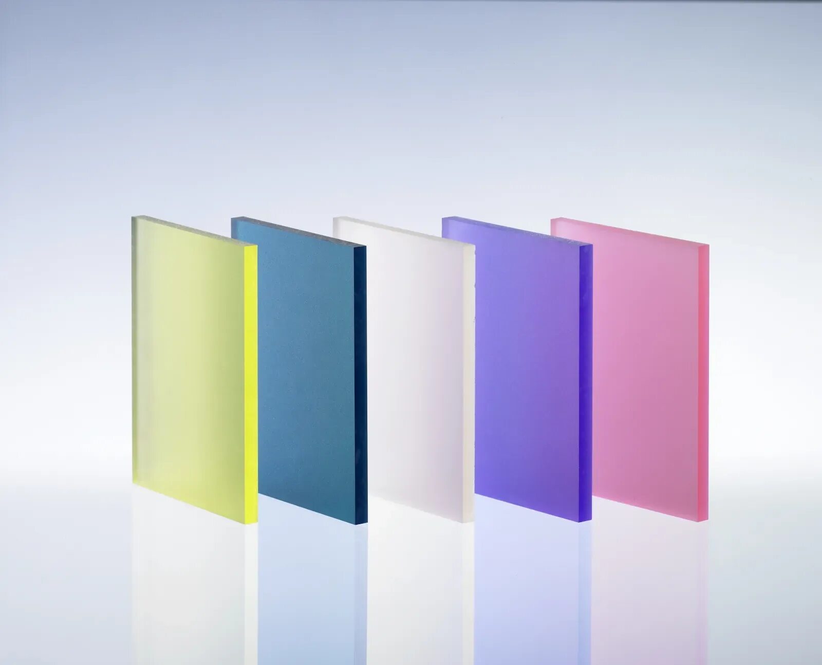 Оргстекло цветное plexiglas xt. Цветное оргстекло в интерьере. Оргстекло цветное прозрачное. Акрил зеленый 3мм plexiglas. Оргстекло plexiglas xt 3050х2050х4мм белый 22,5%.