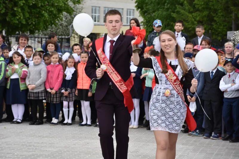 Аликовская СОШ Аликовского района. Аликовский район школа. Школа Аликово, Чувашия. Аликовская школа выпускной. Сетевой сош 8