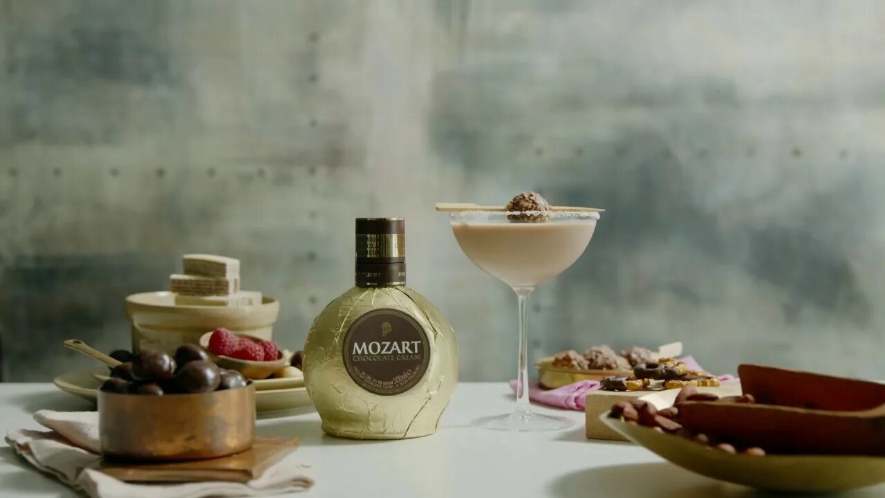 Коктейль моцарт шоколадный. Ликер mozart chocolate cream. Mozart chocolate. Моцарт алкоголь ликер. Коктейль моцарт.