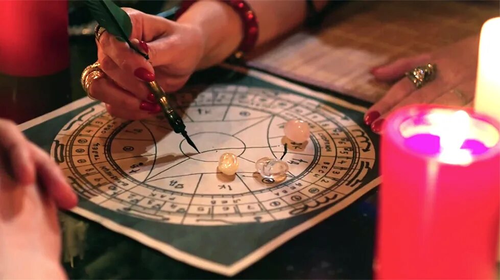 астролог предсказатель. астролога гадалки. фотосессия для астролога. гадалка таро. астролога гадалки.