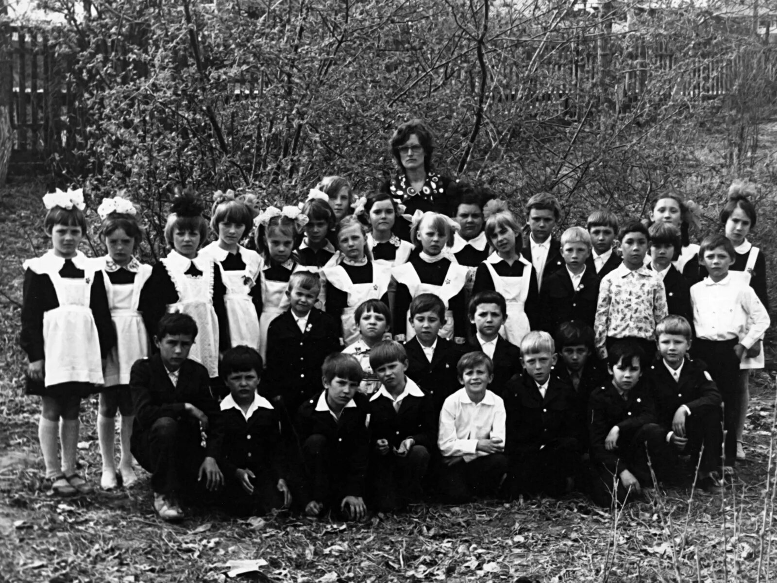 Школа 4 ленск. Школа 1 ленск. школа 1979. ленск школа номер 3. выпуск 1992. город ленск школа 1.