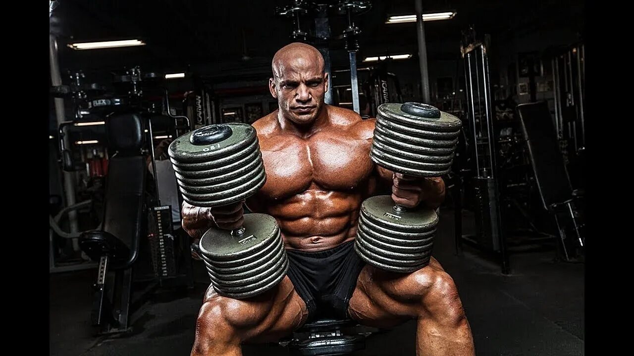 Залы качки. Качки в зале. Парень в спортзале. Качки в спортзале. Качаться в зале.