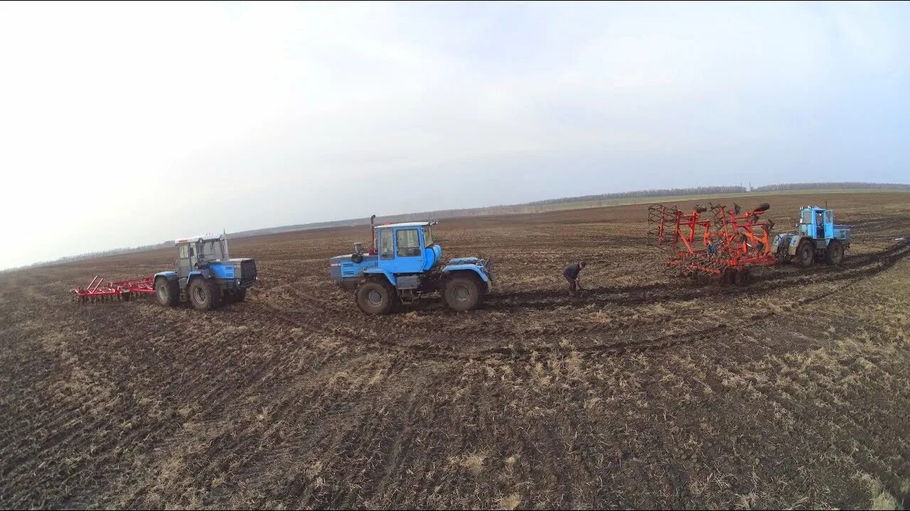 Будни тракториста дзен. Хтз-17221 с сеялкой. хтз 17221 будни тракториста. трактор хтз-17221 с культиватором. хтз-150к с культиватором.