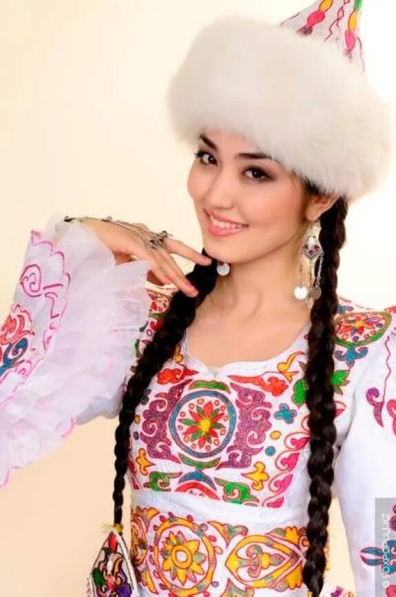 Киргизские прически. Бесплатные қыздар. Красивые казашки в национальной одежде. Бесплатные қыздар. Казак келіндері.