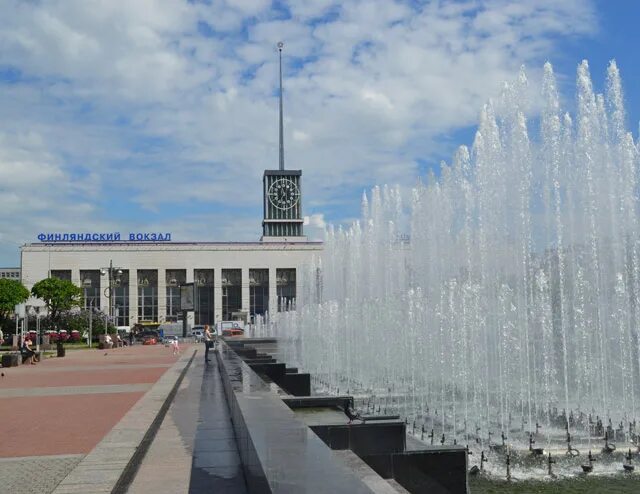 Казанский вокзал москва фонтан. Фонтанный комплекс на площади ленина в санкт-петербурге. Поющие фонтаны спб площадь ленина. Фонтанный комплекс на площади ленина в санкт-петербурге. Фонтаны на финляндском вокзале расписание 2024.
