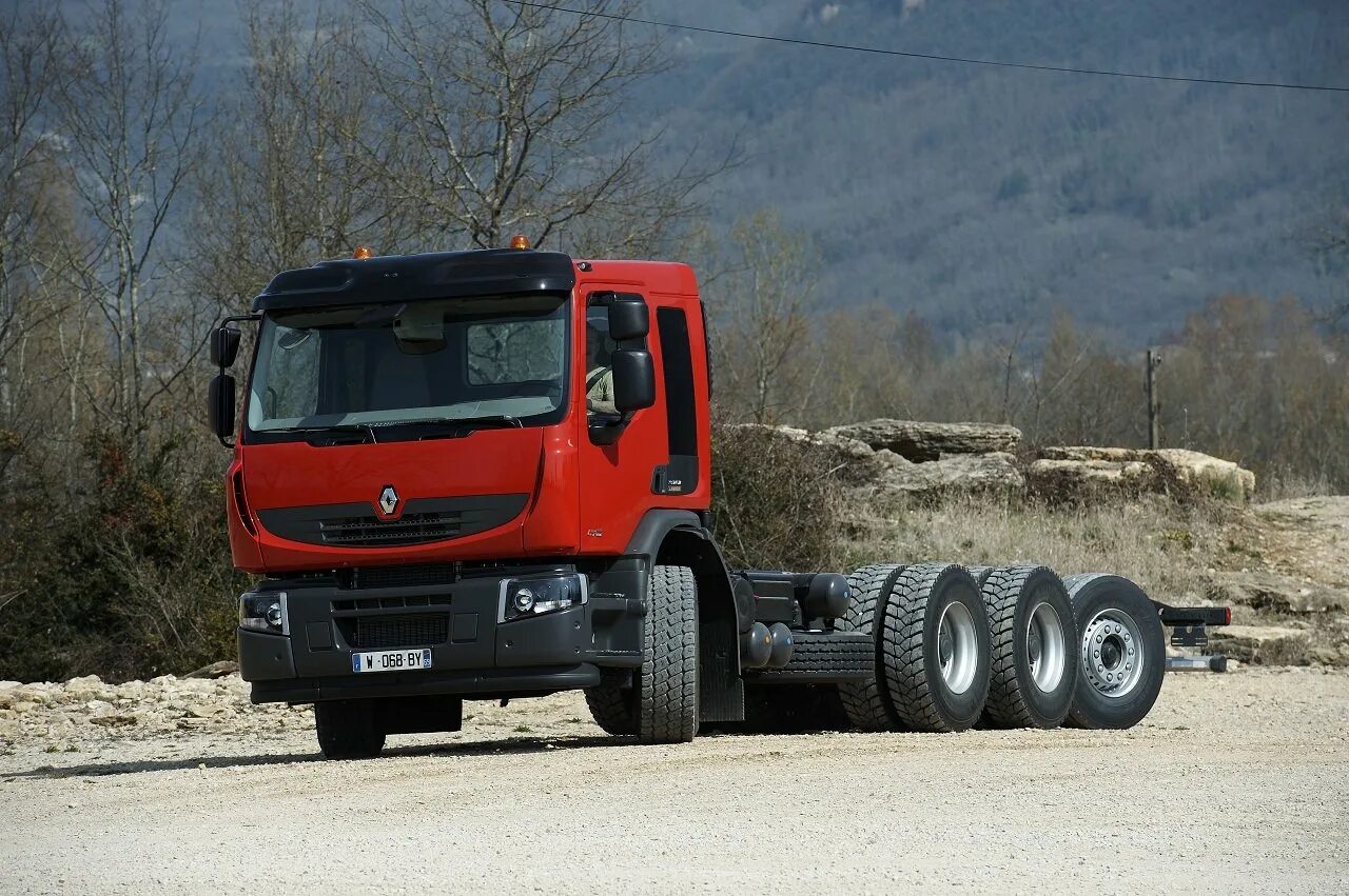 Рено 6 4. Вольво 8х4 шасси. renault trucks 4х4. вольво шасси 6х2. рено премиум ландер 6х4.