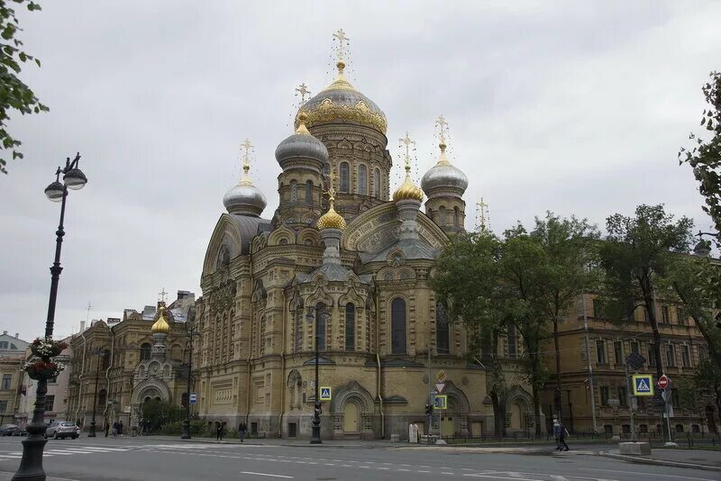 Подворье оптиной пустыни в санкт петербурге расписание. Подворье оптиной пустыни в санкт-петербурге. подворье киево-печерской лавры в санкт-петербурге. церковь киево-печерской косяков. подворье киево-печерской лавры в петербурге фото.