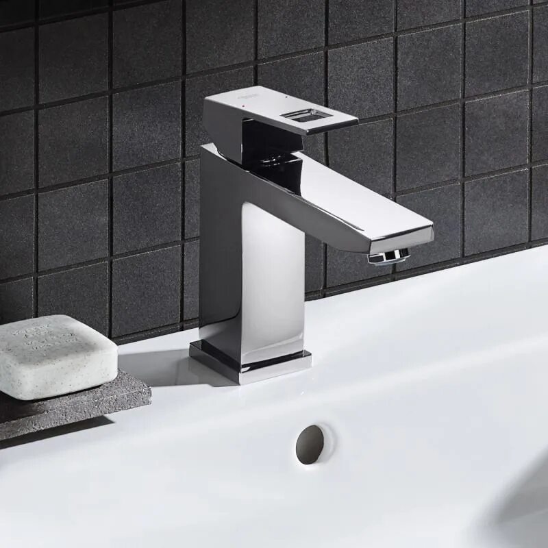 Grohe m size. Grohe eurocube 23446000. 23445000 grohe. смеситель для раковины grohe eurocube. 23140000 grohe.