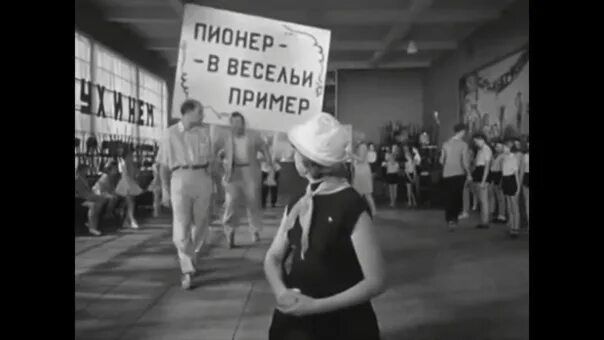 Куда ставить. Куда ставить то да подожди ты. Мстительный мужчина. Да куда ставить то. Да подожди ты.