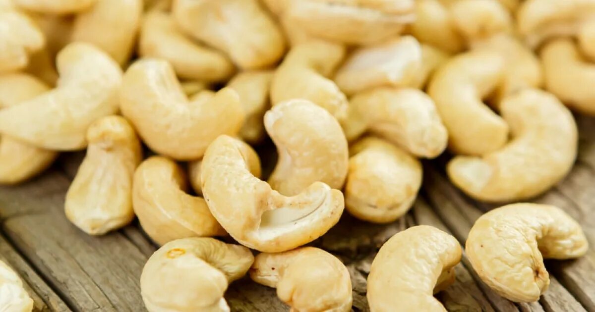 ядра кешью. кешью сырой. кешью ww 320 что это. кешью сырой, 1 кг. орешки кешью.