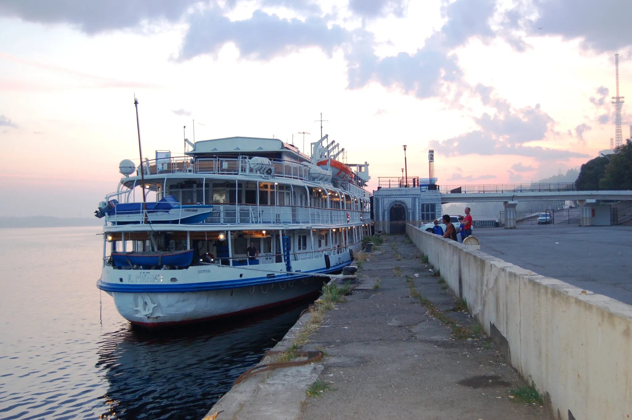 казань теплоходные экскурсии. экскурсия на теплоходе казань волга на свияжск. казань теплоходные экскурсии. казань теплоходные экскурсии. теплоход москва 29 казань.