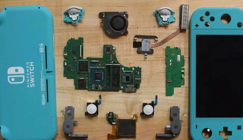 Чехол и защитная плёнка для Nintendo Switch купить в Москве в интернет-магазине 