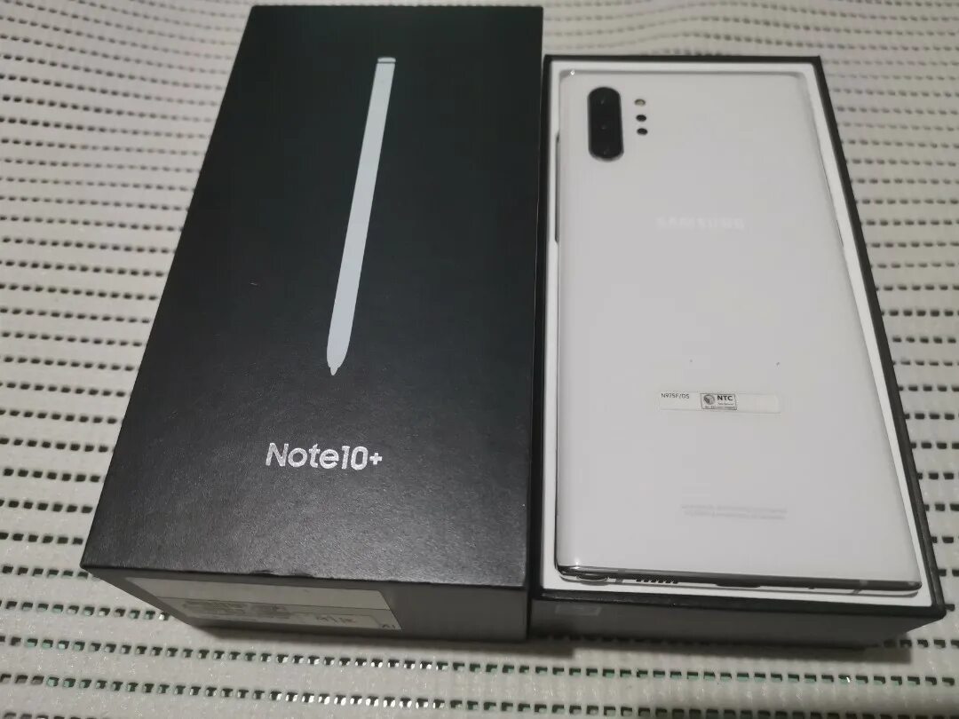 Galaxy note 12 256. Samsung Note 10 Plus белый. Galaxy Note 10 Plus White. Note 10 Plus Aura White. Note 10 v23e отзывы.