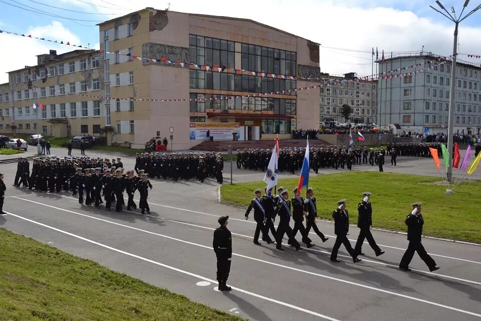 Гаджиево мурманская. Гаджиево Мурманская область. Посёлок Гаджиево Мурманская область. Гаджиево площадь города. Гарнизон Гаджиево.