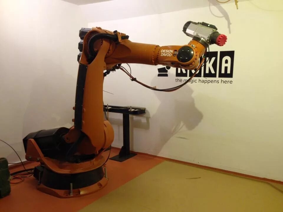 Kr 210. Kuka kr 210 r2700. kuka kr 210-2 (series 2000). kuka robot kr 210 l150-2 2000 3d model. робот фрезеровщик kuka.