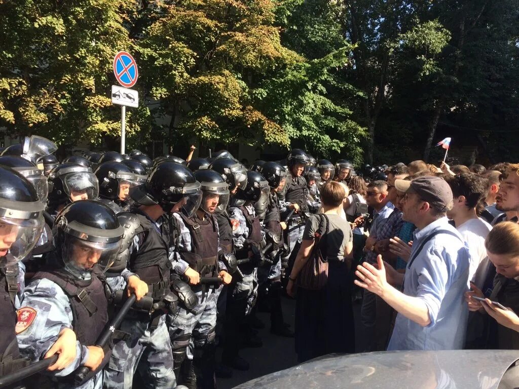 Митинг в Москве. Росгвардия на митинге в Москве. Протесты Москва рос гвардия. Митинги в Москве 2019. Были сегодня митинги в москве