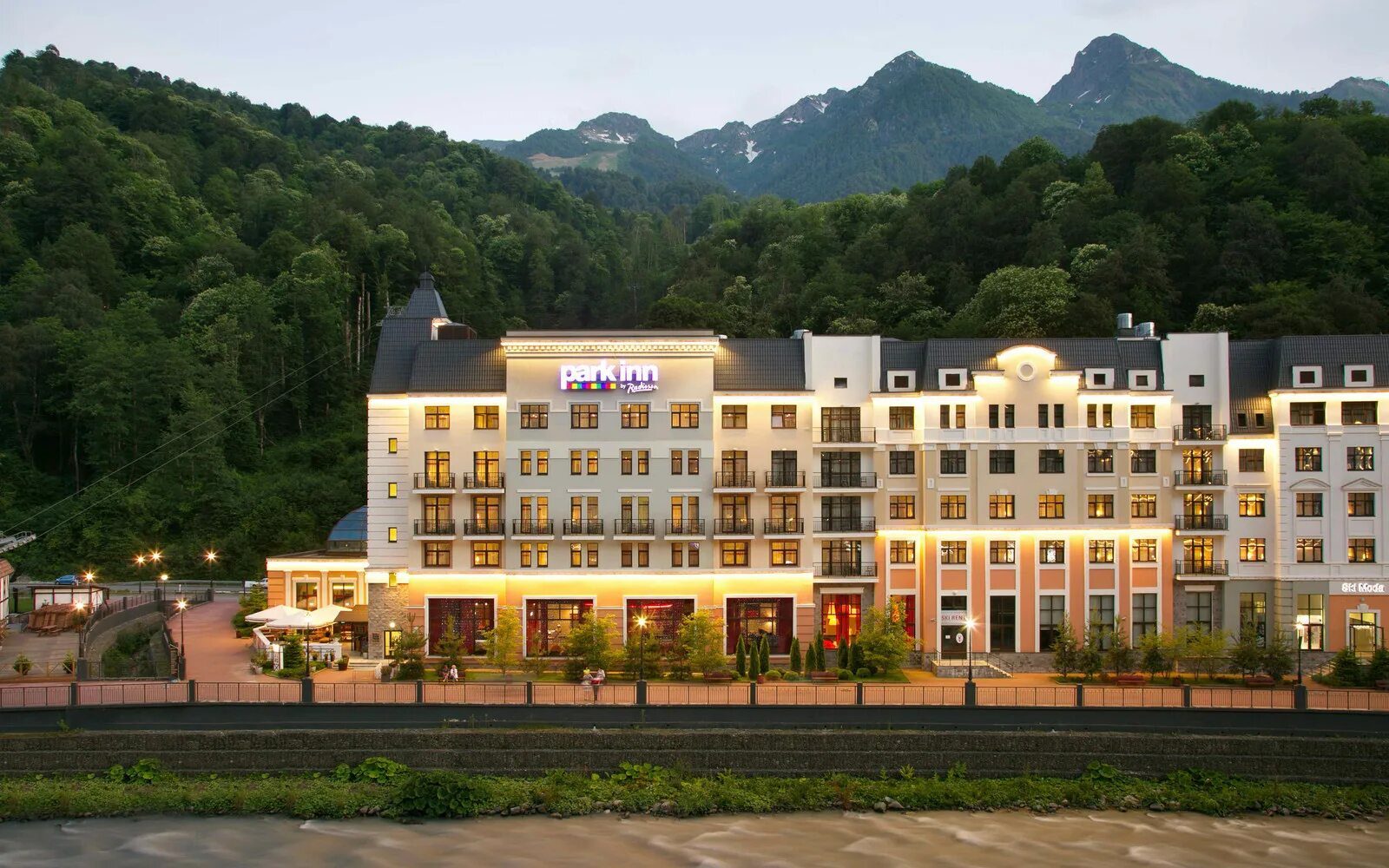 Сочи inn отель. Отель Park Inn by Radisson Rosa Khutor 4*.