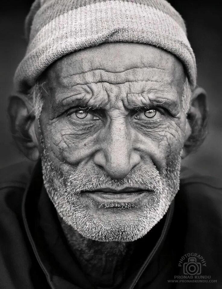 Old man face. Лицо старика. Фотопортреты пожилых мужчин. Глаза анфас старик.