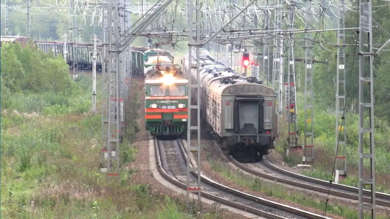Вл11м-221. Грузовые поезда 11. Вл11 электровоз грузовой. Вл11 пермь сорт. Вл11 431б.