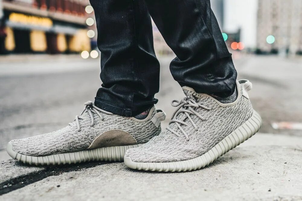 Адидас ИЗИ 350. Адидас Yeezy. Адидас ИЗИ 400. ИЗИ бутсы 750. Изи буст би изи