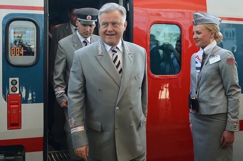 Сколько получает начальник поезда